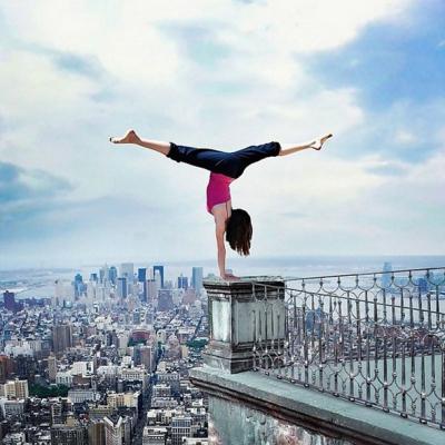 10 экстремальных фотографий людей, висящих на волосок от смерти 10 экстремальных фотографий людей, висящих на волосок от смерти