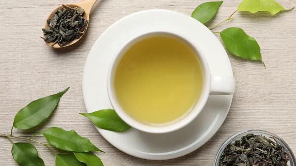 
                Зеленый чай: эликсир здоровья и красоты для женщин