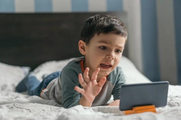 
                Безопасное интернет-общение: 6 правил для детей и родителей