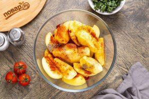 Картофель дольками в духовке