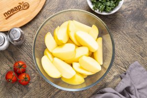 Картофель дольками в духовке